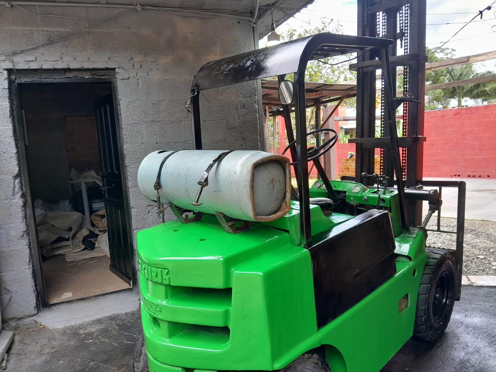 Clark C25 - Reformada - 2.500 kg